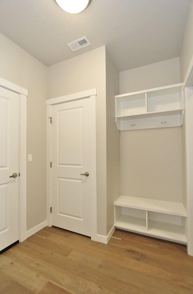 Building Photo - 2174 E Mendota Dr