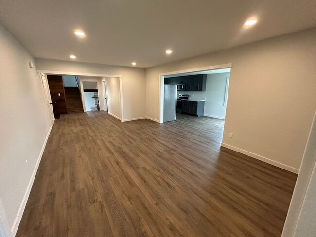 Building Photo - Fully Remodeled Five Bedroom House for Rent!