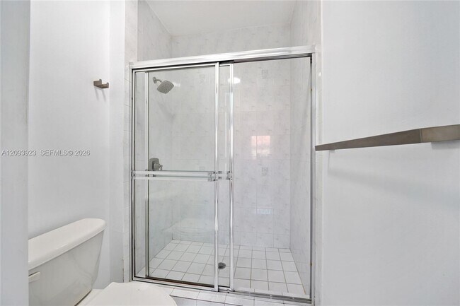 Building Photo - 642 SW 106th Ave