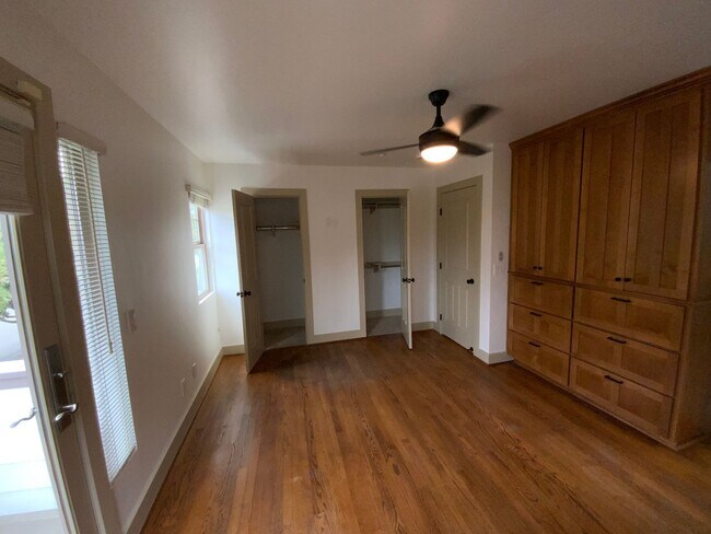 Building Photo - Long Term Furnished Rental available in Co...