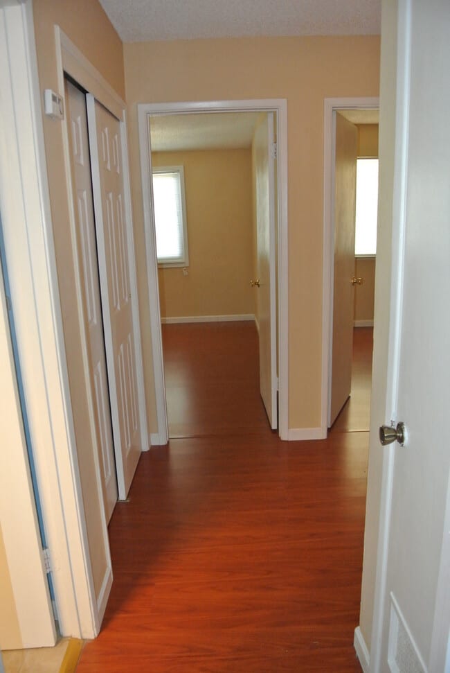 Building Photo - Beautiful 3 Bedroom / 2 Bathroom Pittsburg...