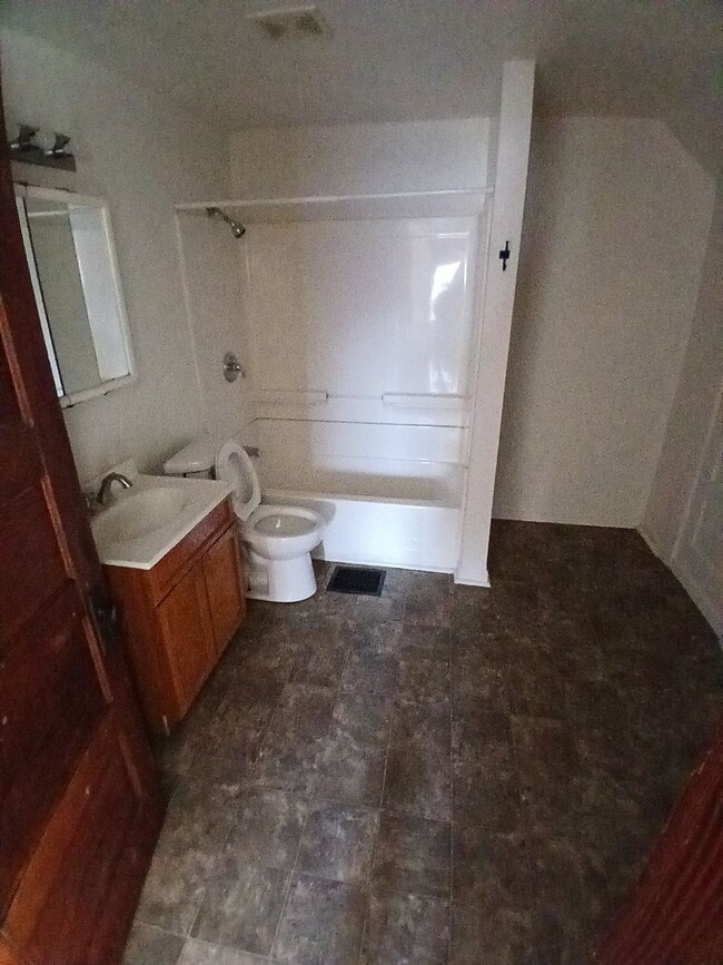 Building Photo - 1416 Chestnut St