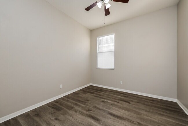 Building Photo - 8610 Sandy Plains Dr