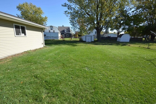 Building Photo - 610 Elizabeth St