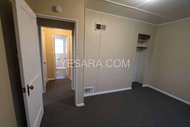 Building Photo - 2911-2911 Market St