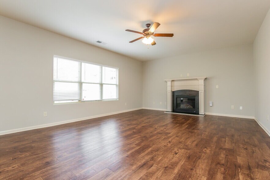 Building Photo - 441 Chandler Bluff Ct SE