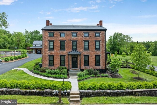 Building Photo - 2406 Upper Ridge Rd