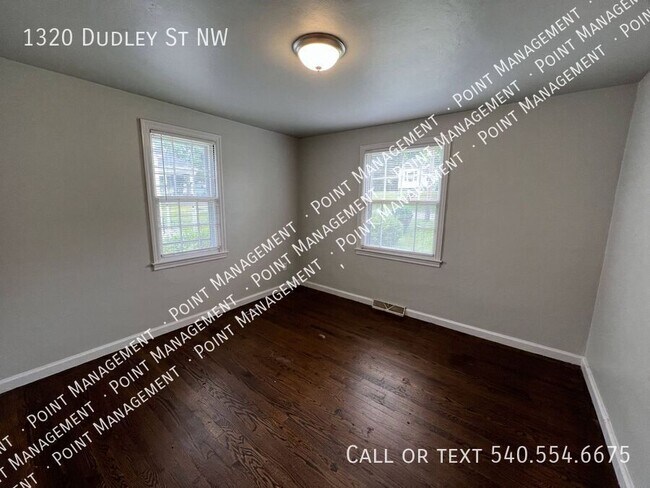 Building Photo - 1320 Dudley St NW