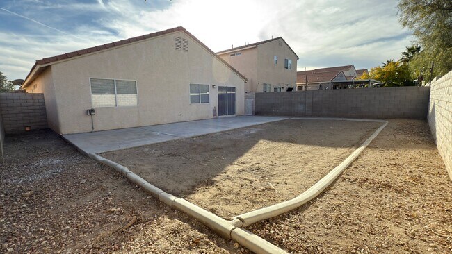 Building Photo - 8840 Spinning Wheel Ave