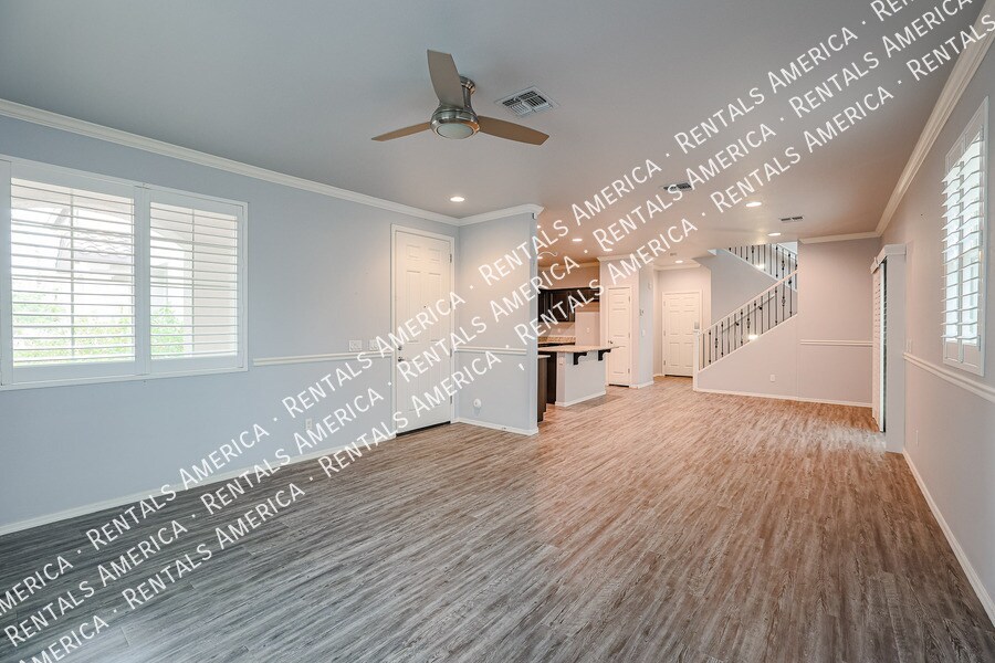Building Photo - 2810 N 73rd Dr