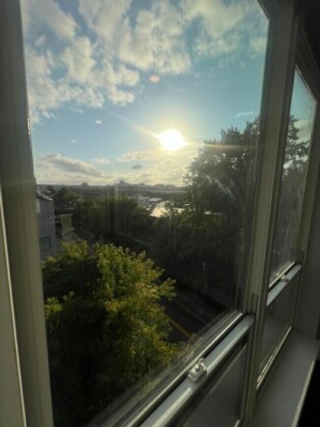 Building Photo - 2 Bed 2 Bath - South Boston - 6/1    (0.22...