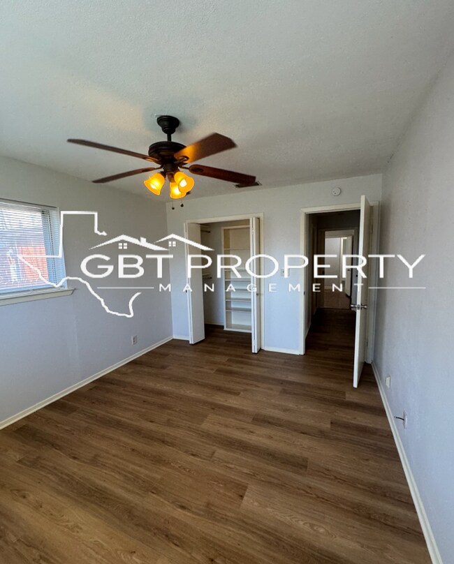 Building Photo - 10632 Aledo Dr