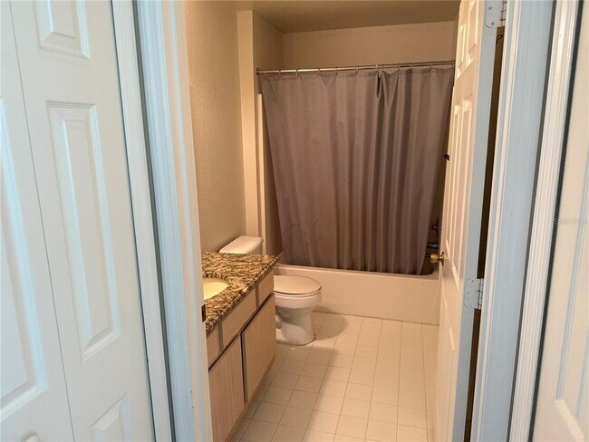 Building Photo - 5463 Vineland Rd