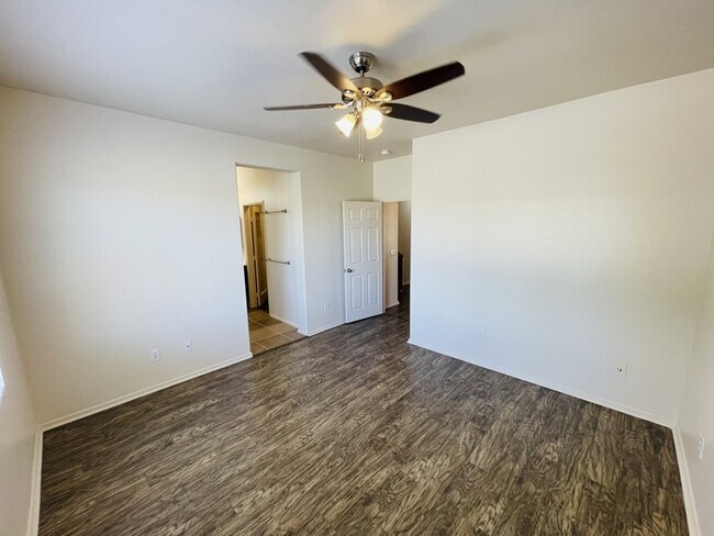 Building Photo - Condo