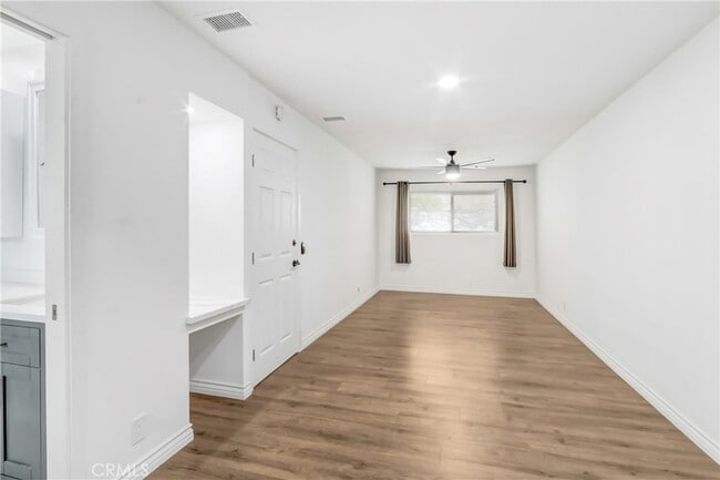 Building Photo - 1277 W 14th St