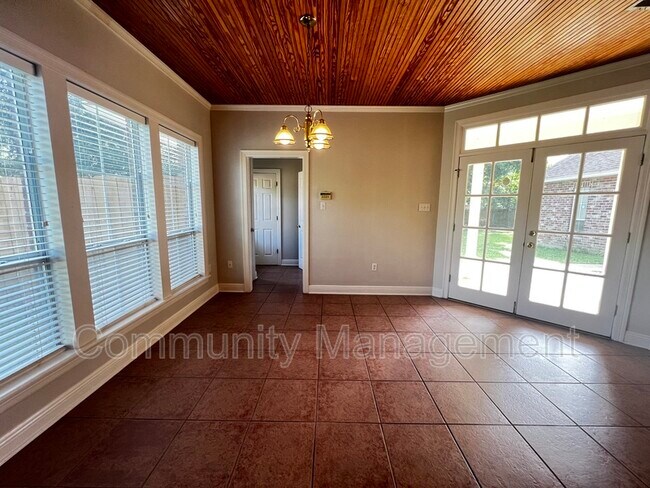 Building Photo - 6011 Riverbrook Dr