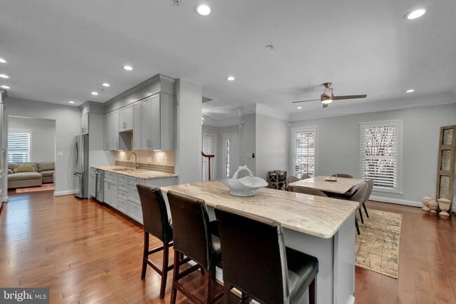 Building Photo - 1023 Grand Oak Way