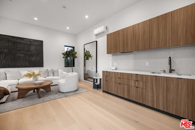 Building Photo - 4256 Camellia Ave