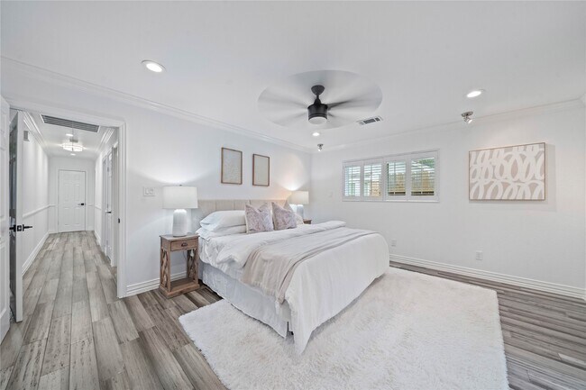 Building Photo - 9022 Quebec Dr