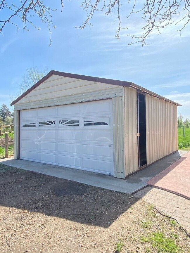 Building Photo - Country Property With Over 7 Acres of Land, No HOA & Room For Your Toys!