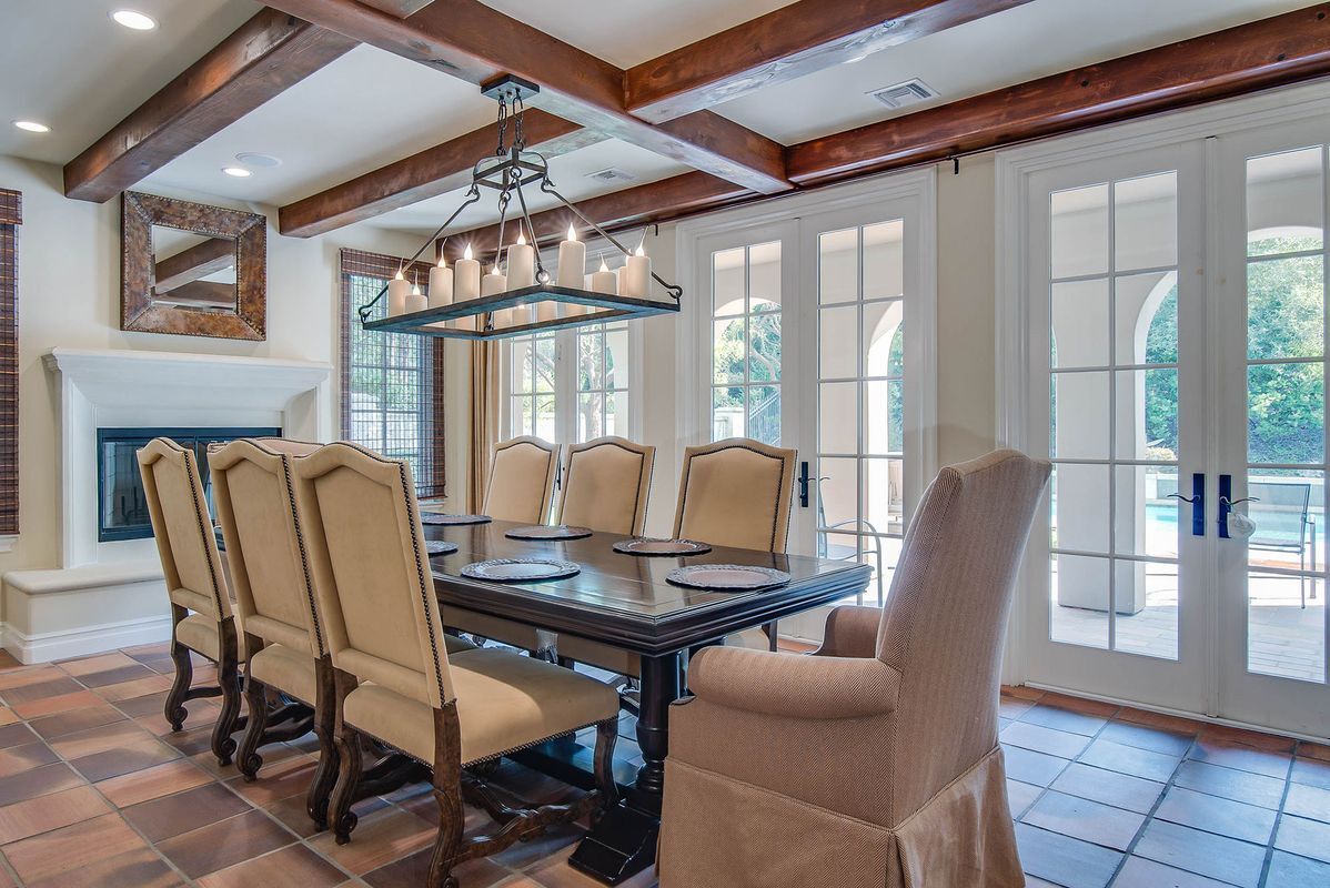 Building Photo - 25400 Prado De Las Peras