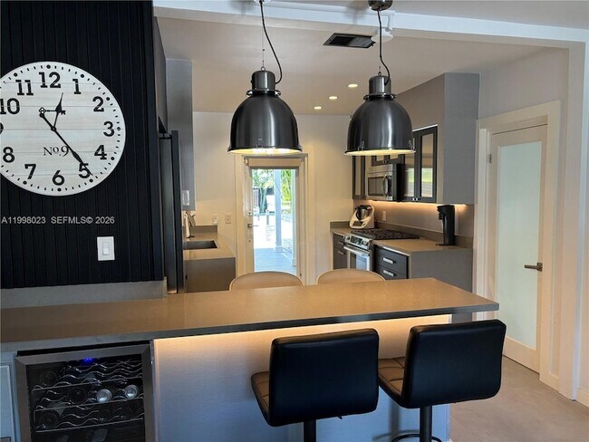 Building Photo - 1205 NE 17th Terrace