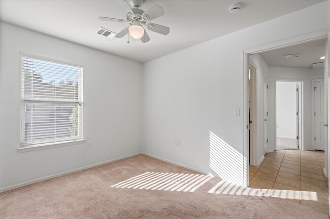 Building Photo - 325 Barrington Farm Ct