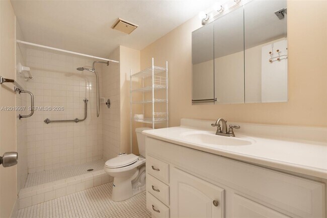 Building Photo - 260 NW 76th Ave