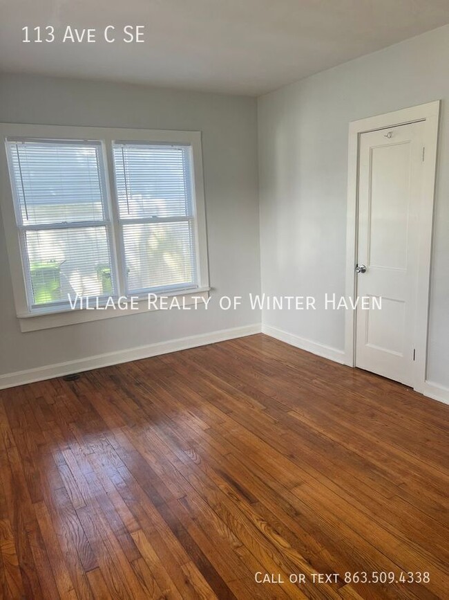 Building Photo - Ease in to this Quaint 2 Bedroom 1 Bath in...