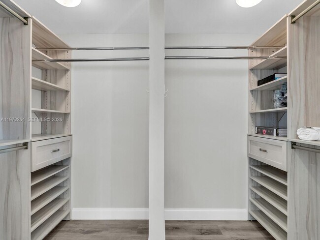 Building Photo - 2051 SE 3rd St