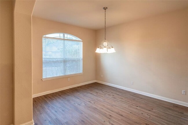 Building Photo - 205 Arrowhead Trail