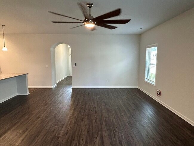 Building Photo - 115 Pomelo St