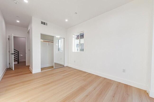 Building Photo - 1658 S. Hayworth Ave