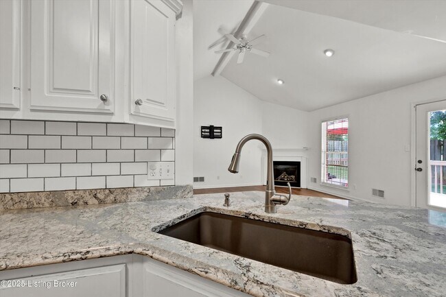 Building Photo - 9816 Calamar Ct