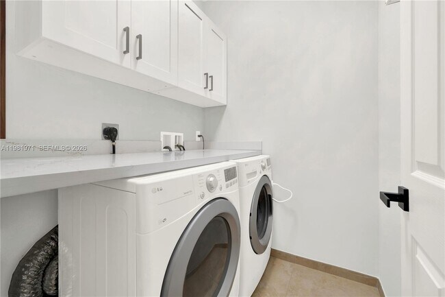 Building Photo - 5880 NW 104th Path