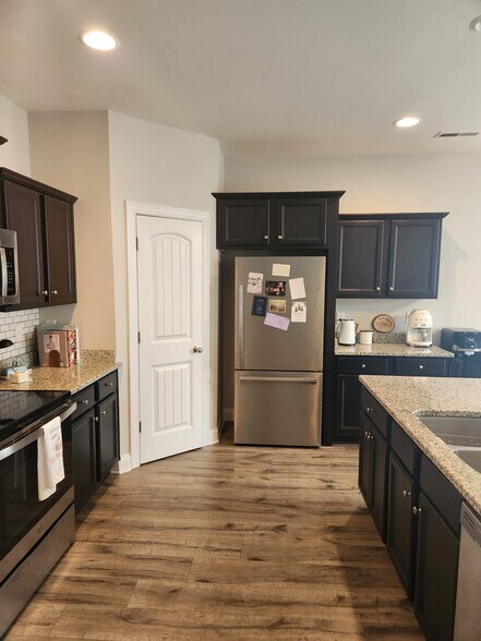 Building Photo - 1029 Loretta Ln