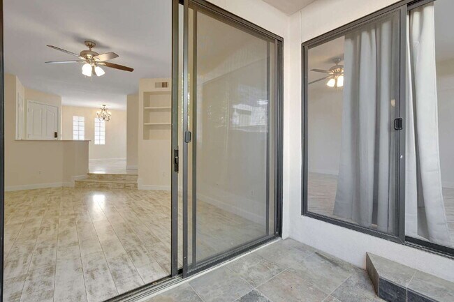 Building Photo - Camelback Corridor Condo now available!