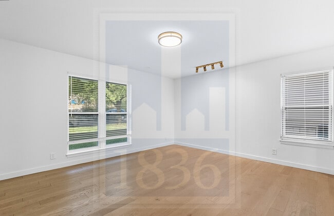 Building Photo - 1705 Deerfield Dr