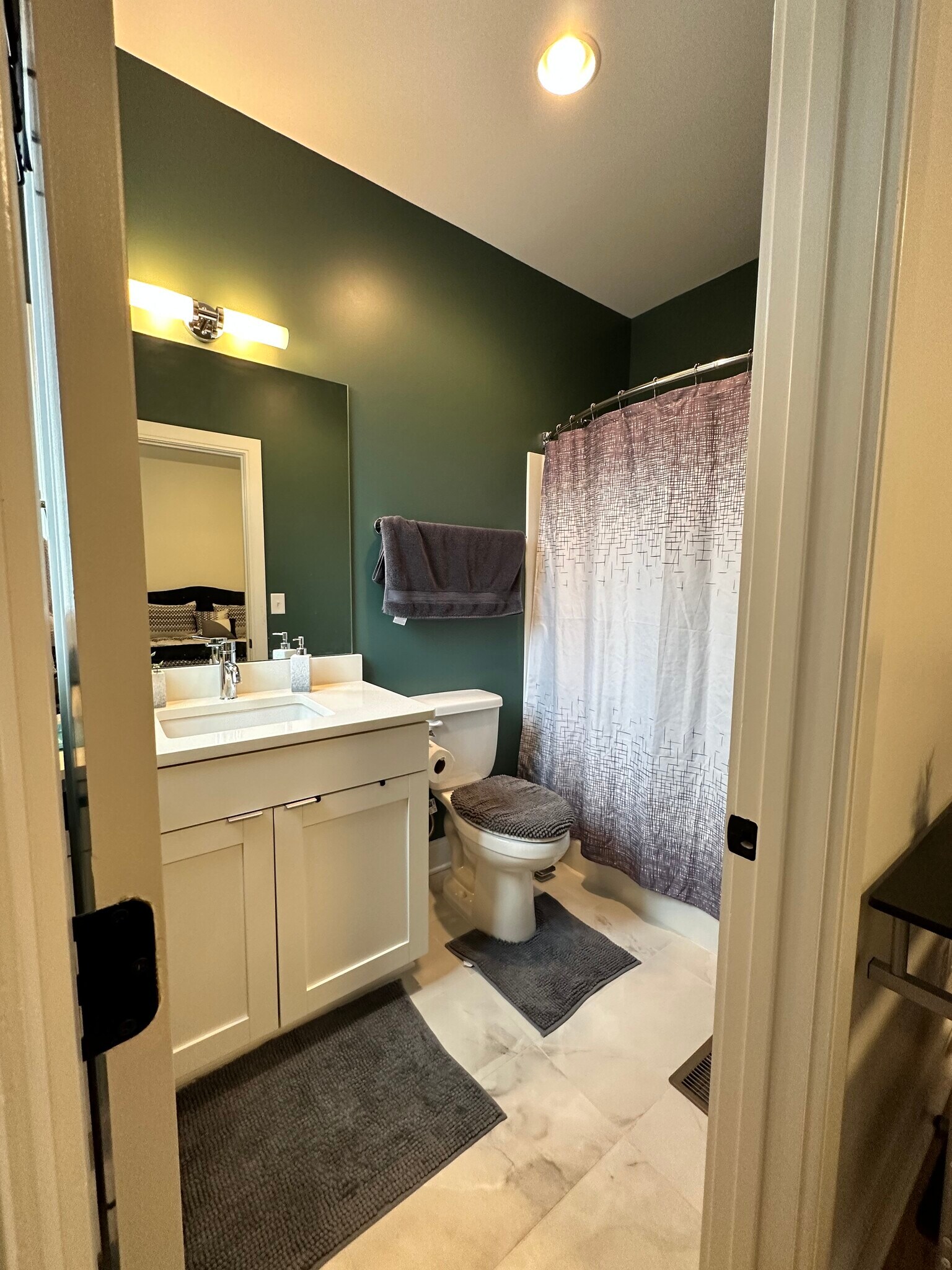 Building Photo - 1535 Yarra St