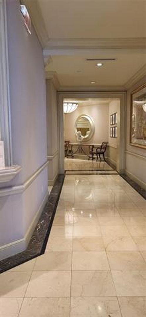 Building Photo - 2600 Island Blvd