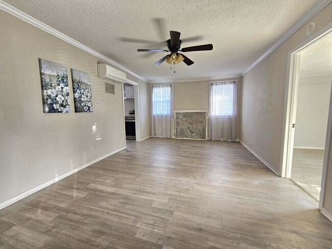 Building Photo - 5202 Dellinger Cir