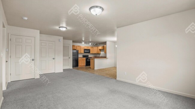 Building Photo - 3037 Coal Mine Ave