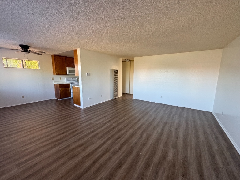 Building Photo - 121 Yorkshire Ct