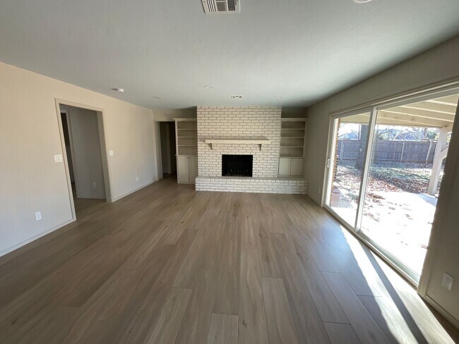 Building Photo - 2716 Carlton Way