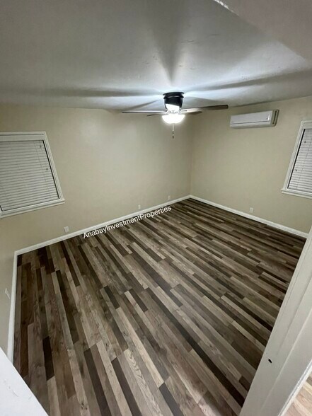 Room - 1909 Berkeley Ave