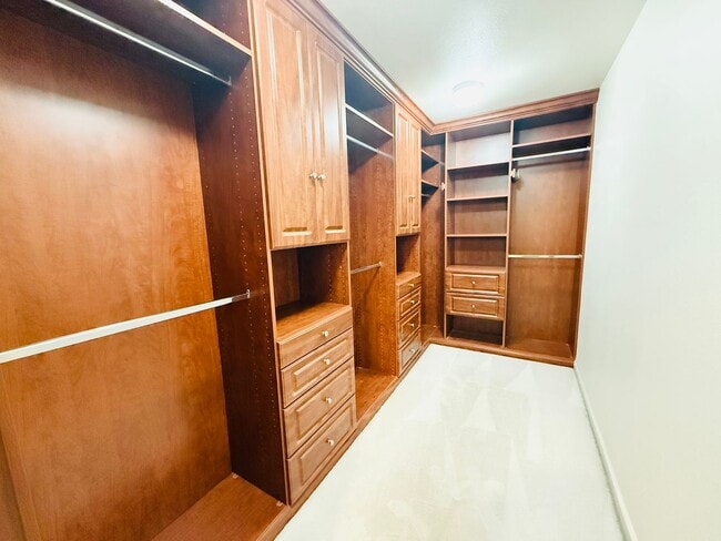 Building Photo - Beautiful 3 Bed 2.5 Bath Santa Clara Townh...