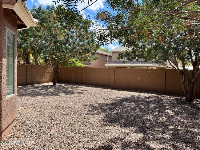 Building Photo - 45775 W Windmill Dr