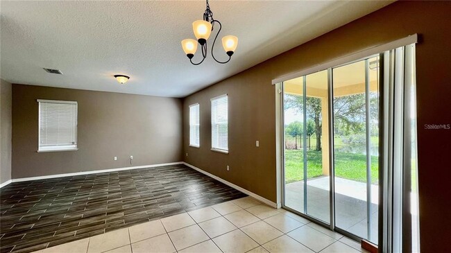 Building Photo - 3721 Maidencain St