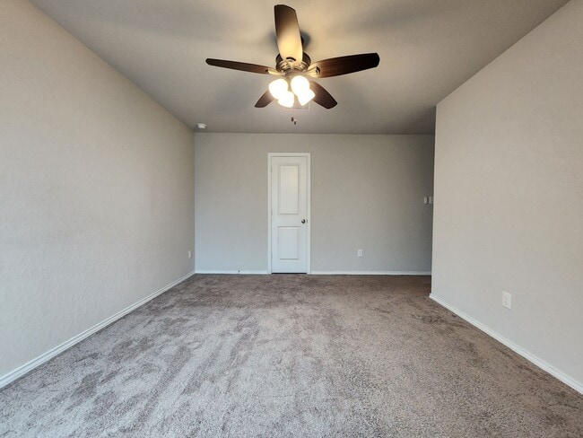 Building Photo - 3/2/2 in Heather Glen / Fridge Included / Fenced in Back Yard / CISD