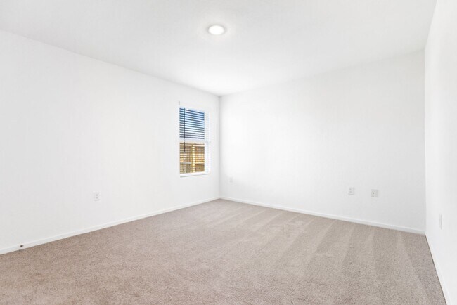 Building Photo - 3 Bedroom/2 Bath Vida Subdivision